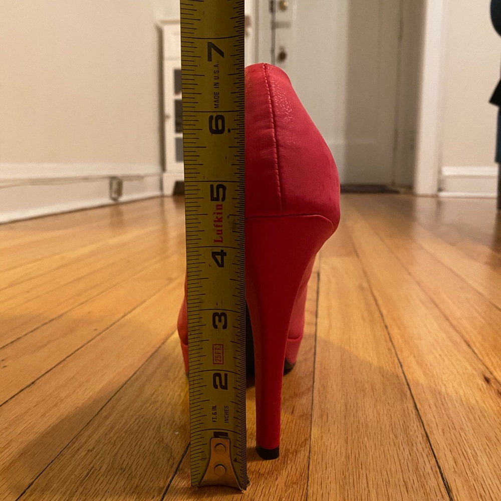 Red heels - Picture 8 of 8